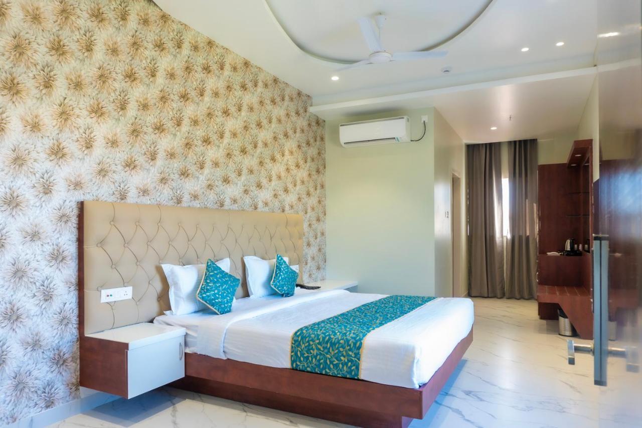 The Kamoda Resort Ambikapur Esterno foto